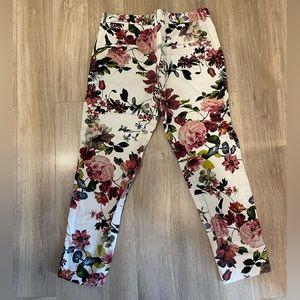 ZARA Floral Cropped Trouser / Capri Pant.